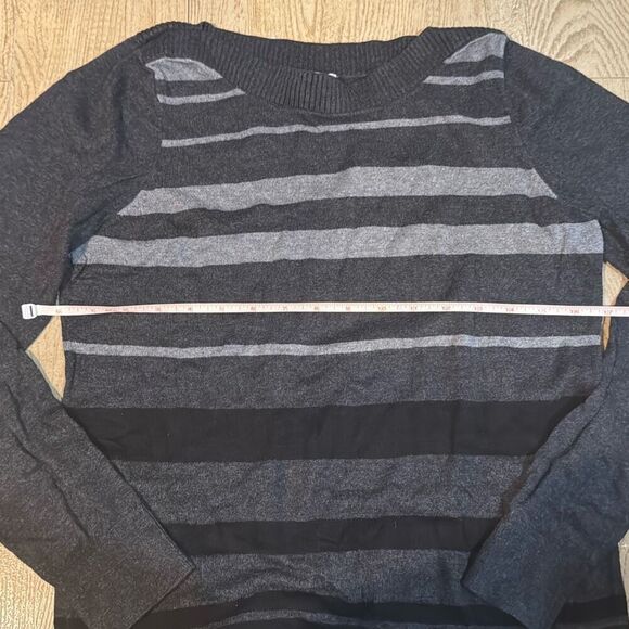 Loft women’s striped long sleeve scoop neck sweater size large - Picture 3 of 5